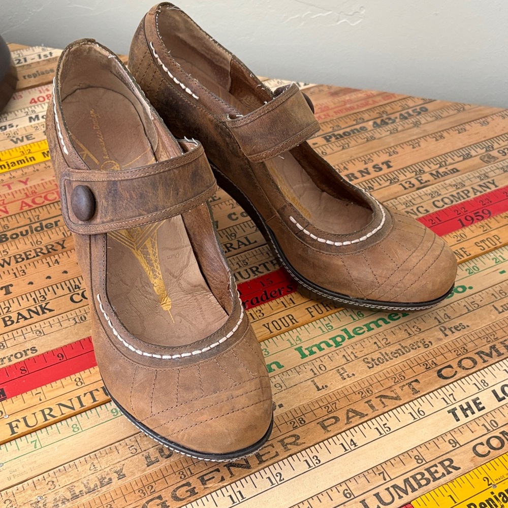 J-41 Mary Jane Women's Shoes